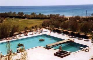 Modernes Hotel,etwa 15 km östlich der Stadt Rhodos. Meereswasserswimming-pool.